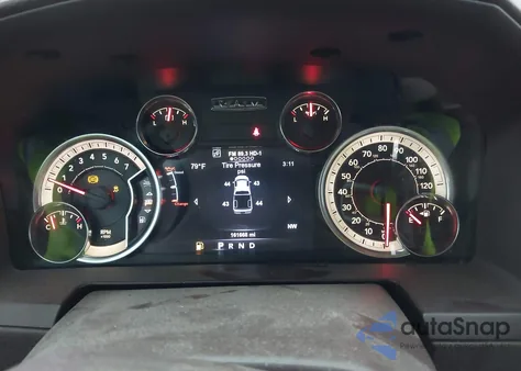 2017 Ram 1500 Laramie 4X2 5'7 Box из США, поврежденный, VIN 1C6RR6NT1HS820100